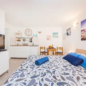  Apartment Degrassi Square (adults Only) Kroatien